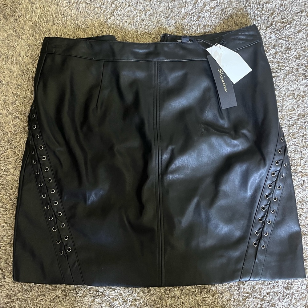 NWT faux leather skirt 🖤
